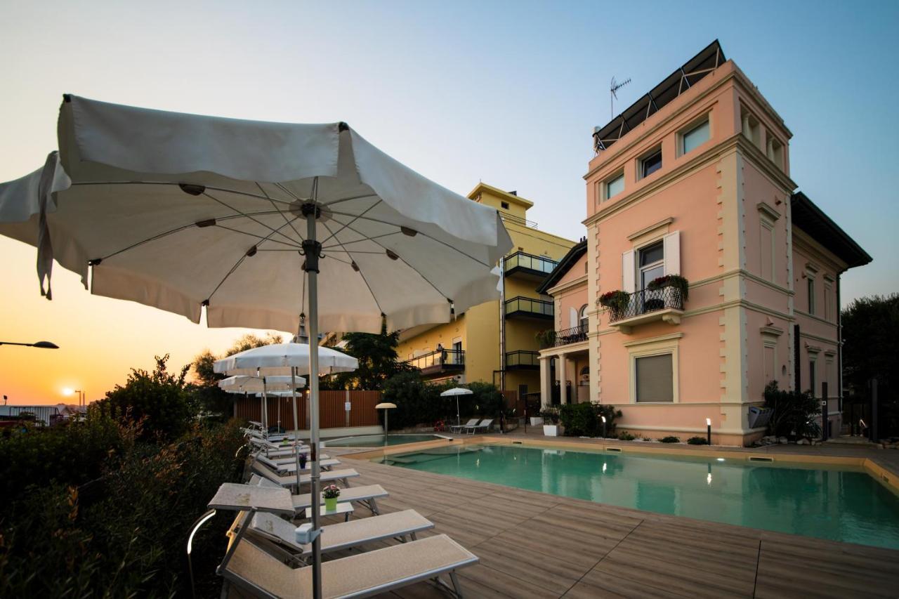 Villa Fiorita Cattolica Exterior photo